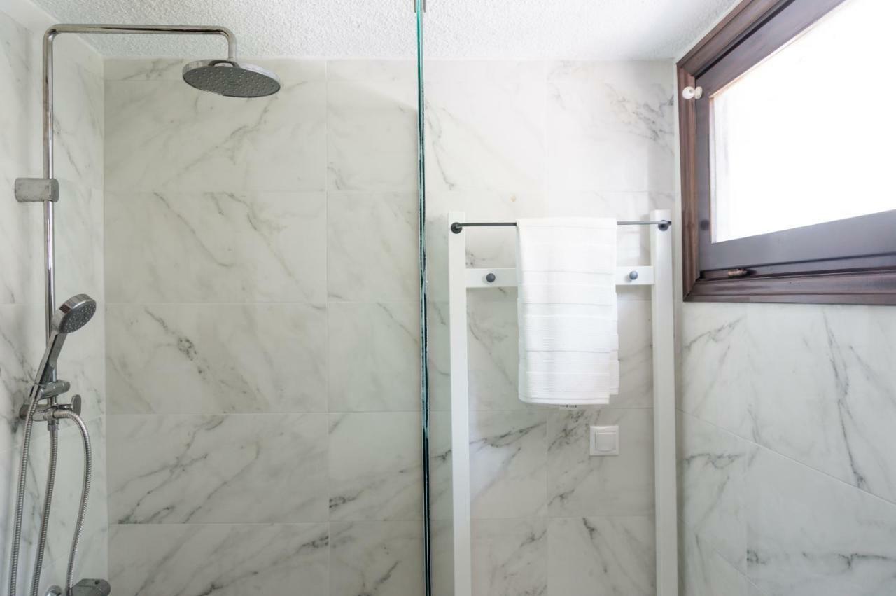 Villa Aurora In Sani With Garden And Pool エクステリア 写真