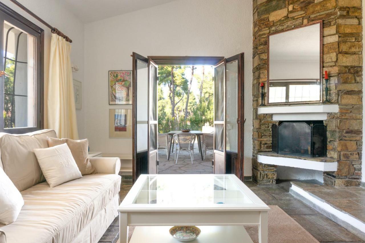 Villa Aurora In Sani With Garden And Pool エクステリア 写真