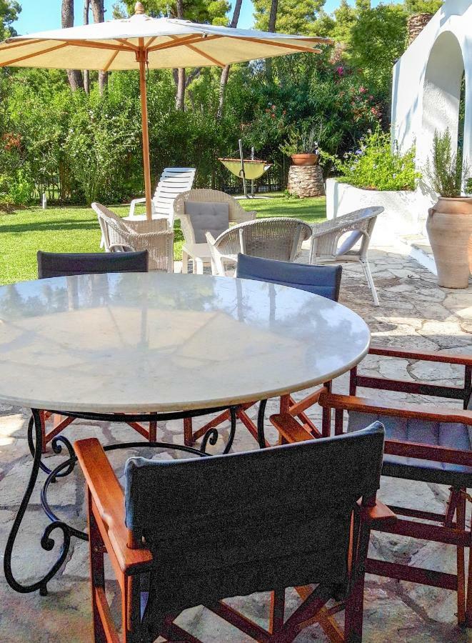Villa Aurora In Sani With Garden And Pool エクステリア 写真